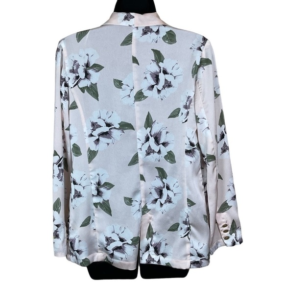 Guc Streetwear Society lightweight blazer, flowered, baby pink, size small. - Picture 5 of 11